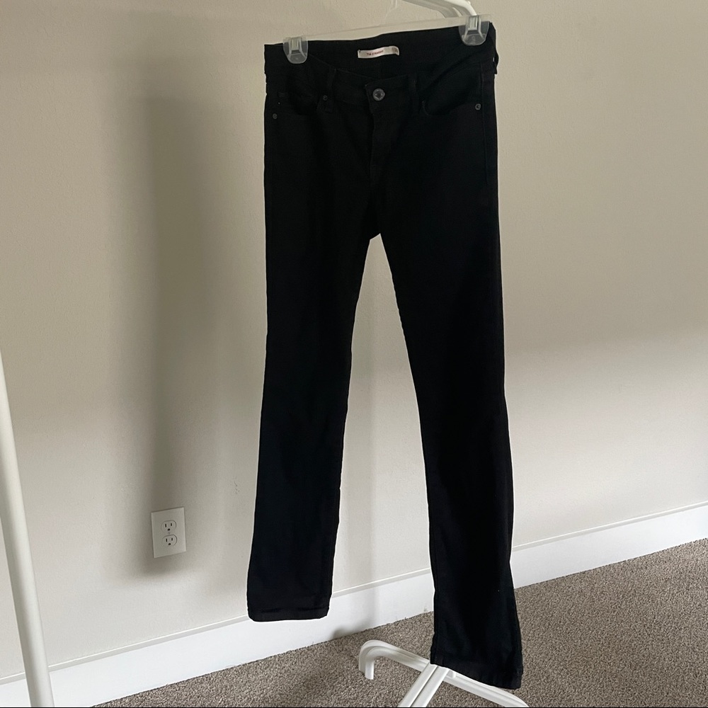 Black Levi’s 714 Straight Leg
